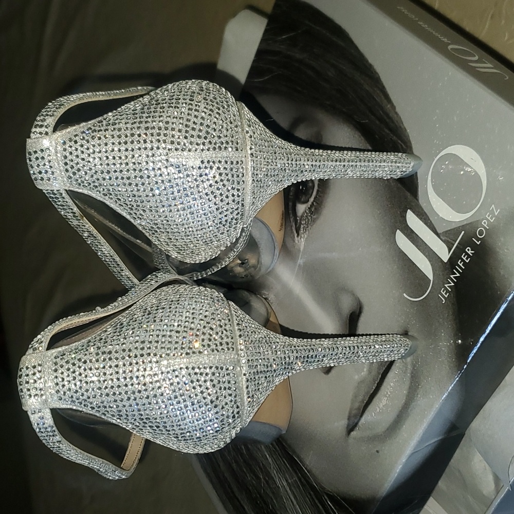 Brand new Jlo Morley Rhinestone Pump.... very light ✨️ elegant shoes 👠 👠 👠 - Picture 11 of 17